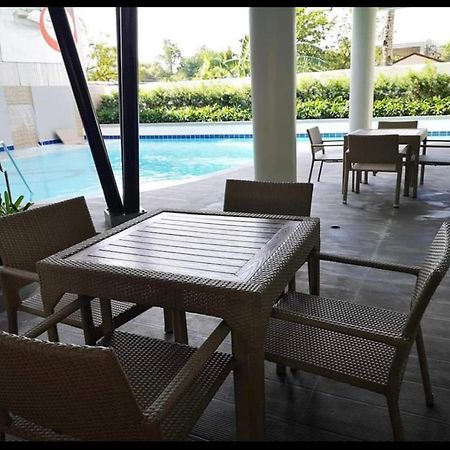 One Spatial Two Bedroom Condominium Unit With Pool And Gym Free Netflix And Wifi Iloilo City Εξωτερικό φωτογραφία