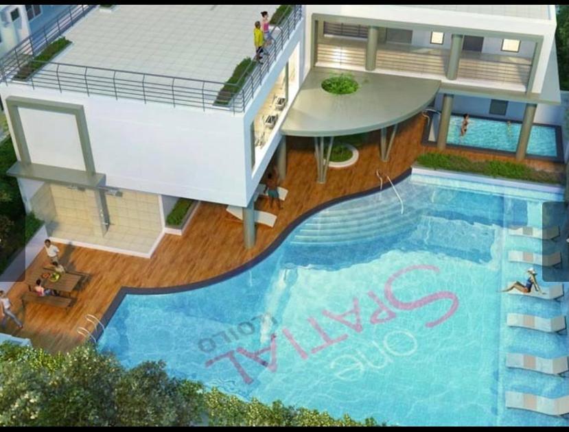One Spatial Two Bedroom Condominium Unit With Pool And Gym Free Netflix And Wifi Iloilo City Εξωτερικό φωτογραφία