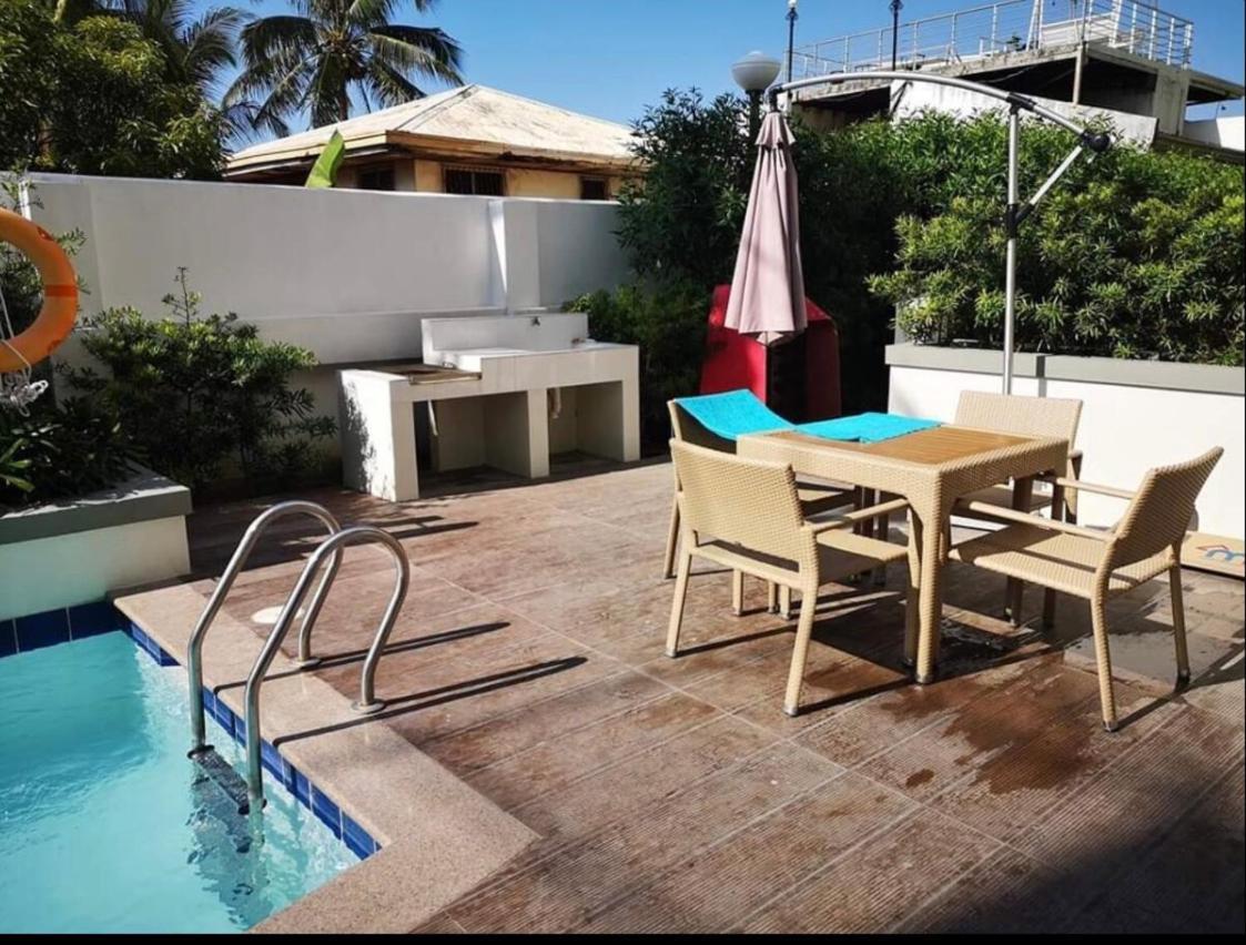 One Spatial Two Bedroom Condominium Unit With Pool And Gym Free Netflix And Wifi Iloilo City Εξωτερικό φωτογραφία