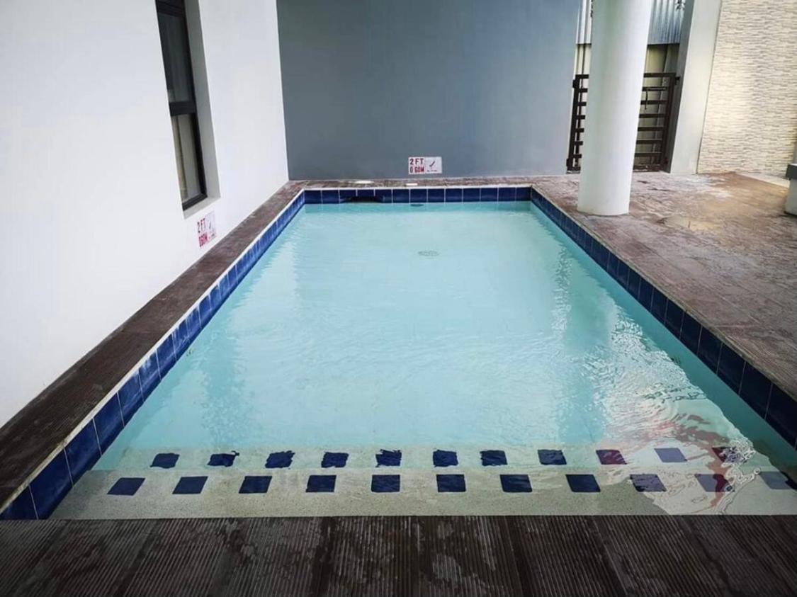 One Spatial Two Bedroom Condominium Unit With Pool And Gym Free Netflix And Wifi Iloilo City Εξωτερικό φωτογραφία