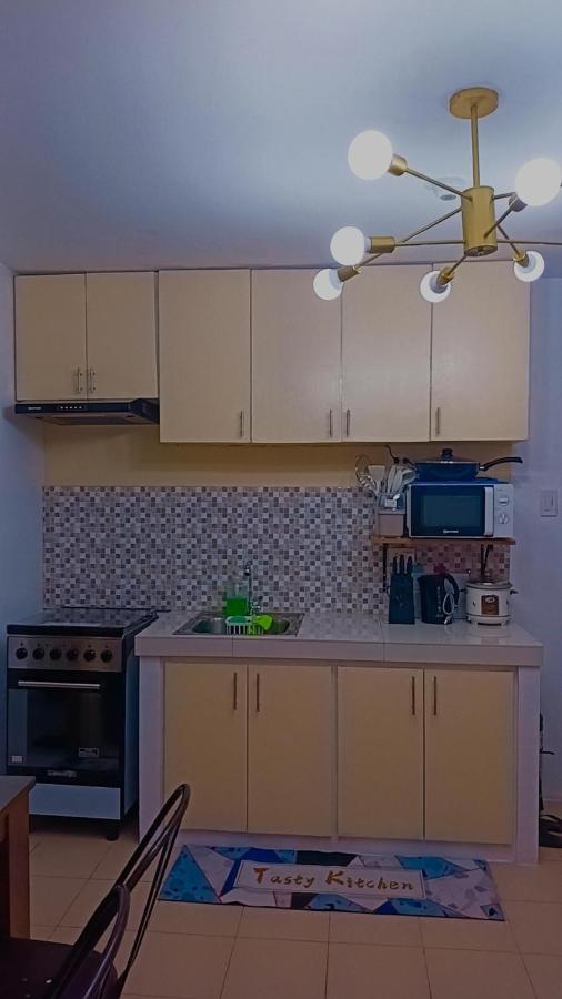 One Spatial Two Bedroom Condominium Unit With Pool And Gym Free Netflix And Wifi Iloilo City Εξωτερικό φωτογραφία